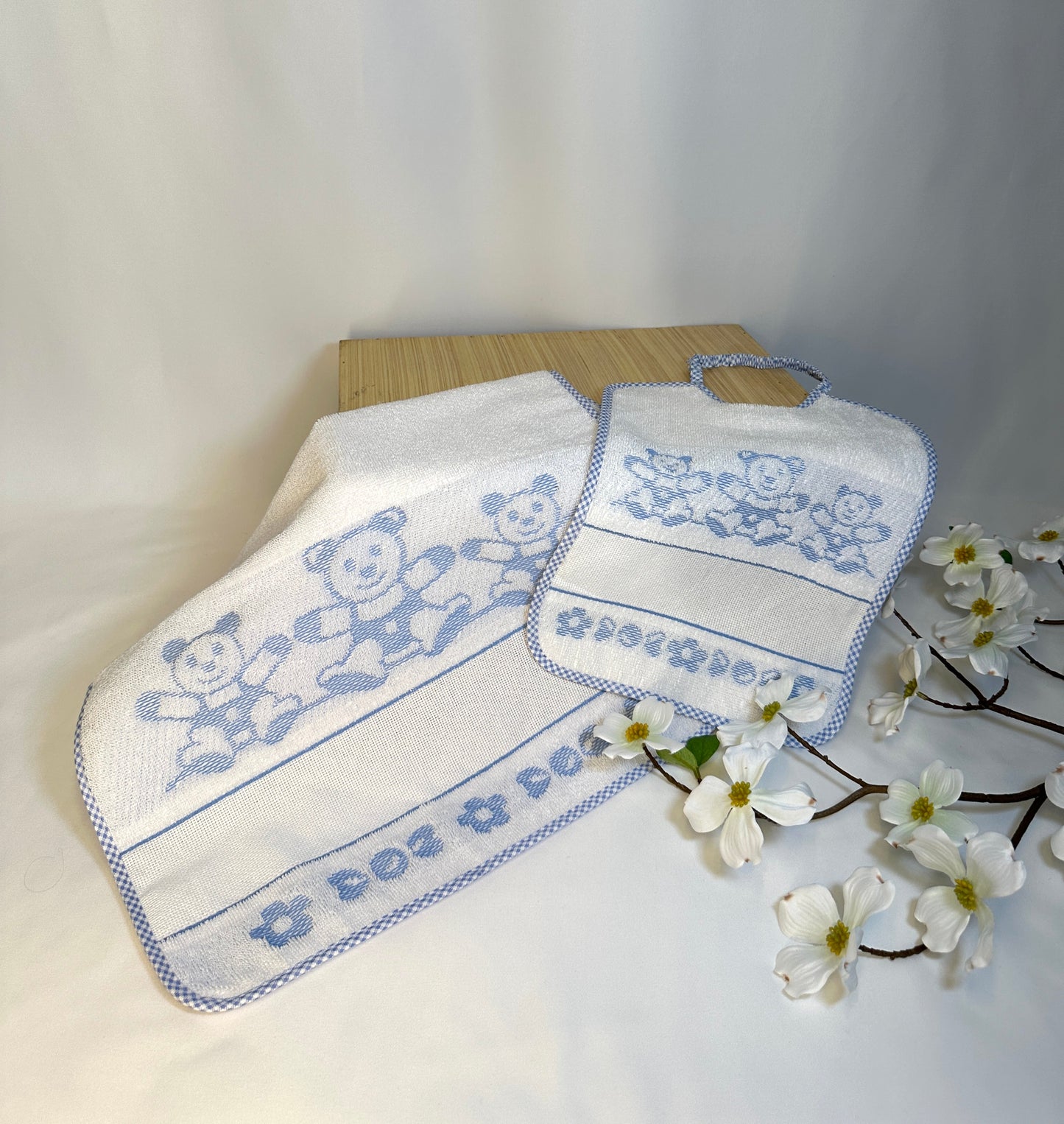 Set bavaglia e asciugamano con orsetti