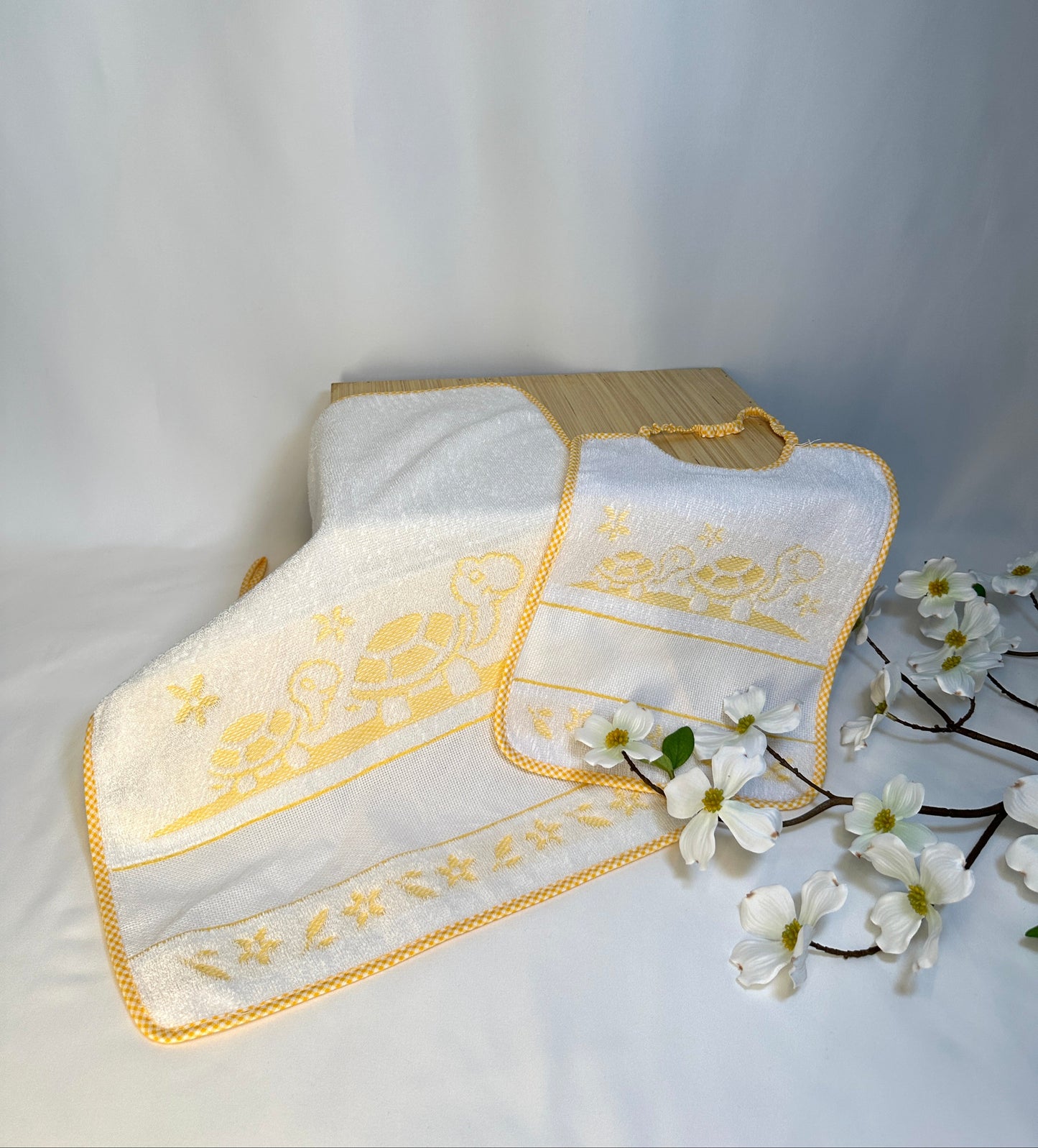 Set bavaglia e asciugamano con tartarughe